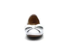 Ballerina med sløyfe