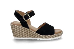 Elegant og komfortabel kilesandal