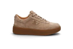 Elegant platform sneakers