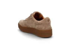 Elegant platform sneakers