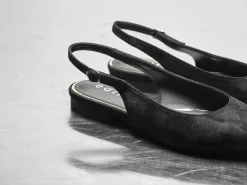 Elegant slingback ballerina