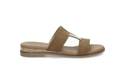 Elegant slip-in sandal