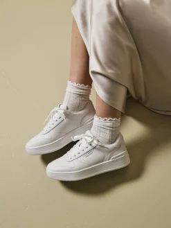 Hvite skinn platform-sneakers