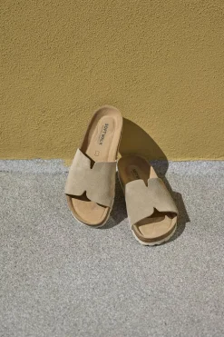 Komfortabel fotseng sandal