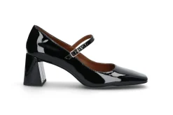 Mary-Jane pumps