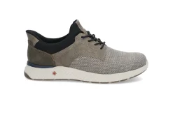 Praktisk slip on sko