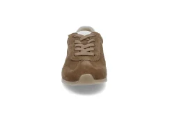 Sporty sneaker