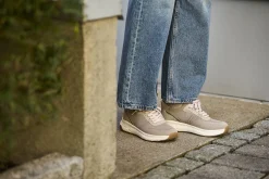 Sporty sneaker