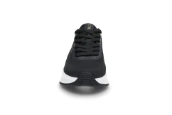 Sporty sneaker