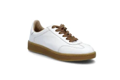Sporty sneaker