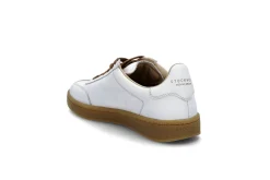 Sporty sneaker