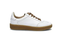 Sporty sneaker