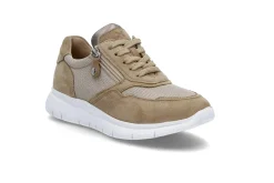 Sporty sneaker