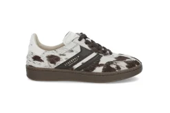 Sporty sneaker
