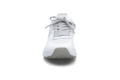 Sporty sneaker