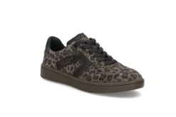Trendy sneakers
