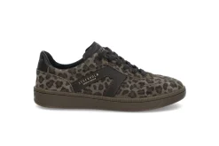Trendy sneakers