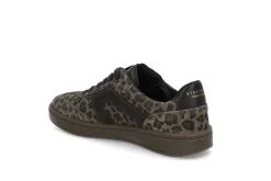 Trendy sneakers